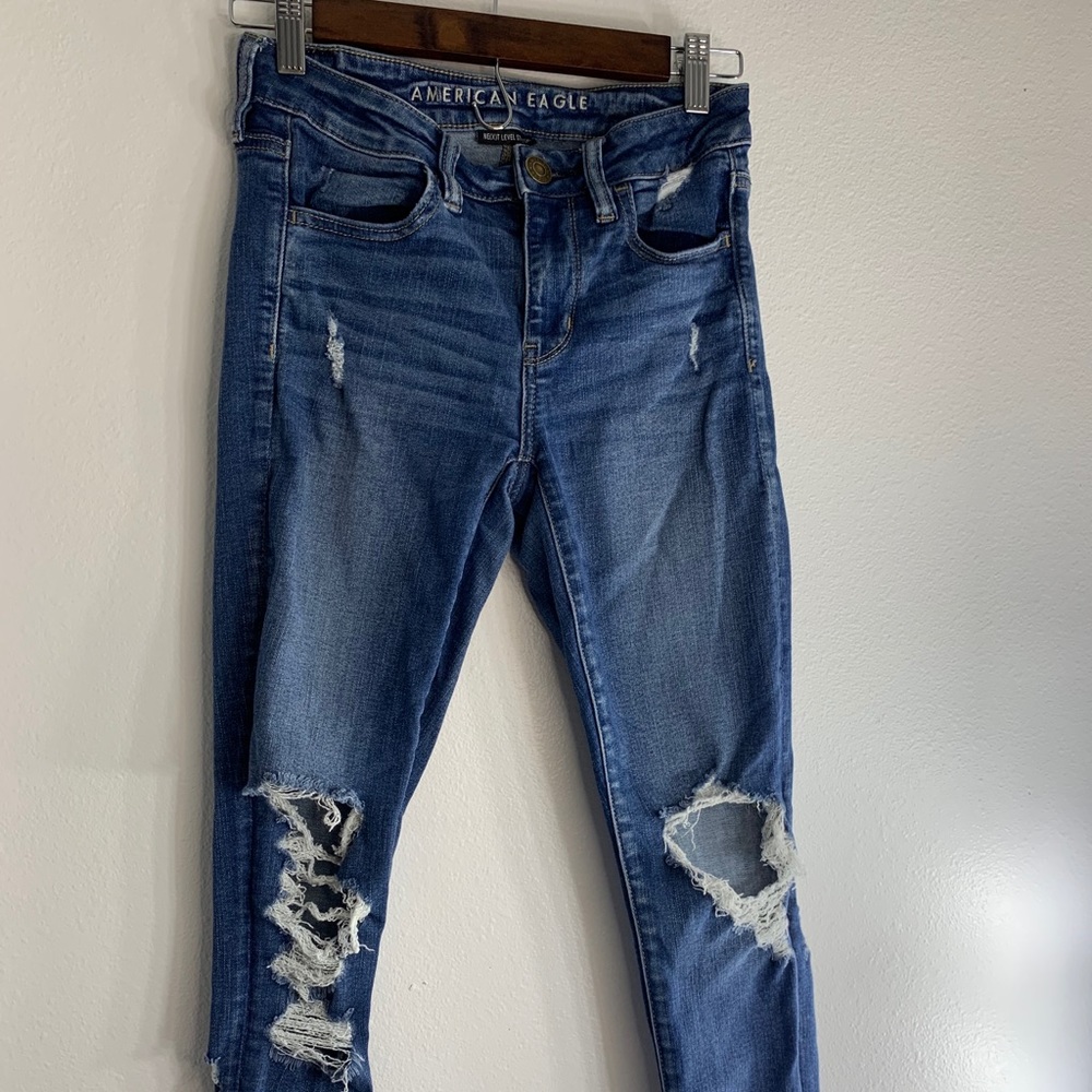 American Eagle jeans ripped size 2 regular